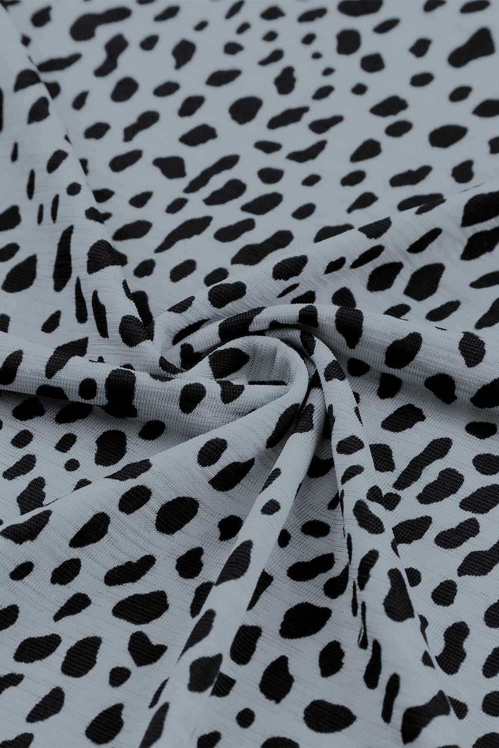 Blusa de guepardo con cuello con volantes y mangas 3/4 de color caqui 