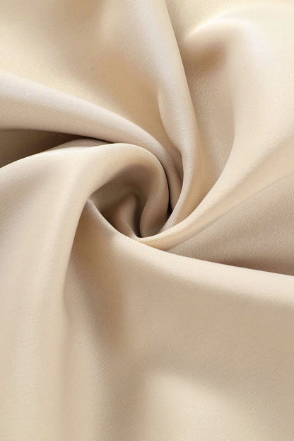 Blusa elegante de manga larga con cuello vuelto negro