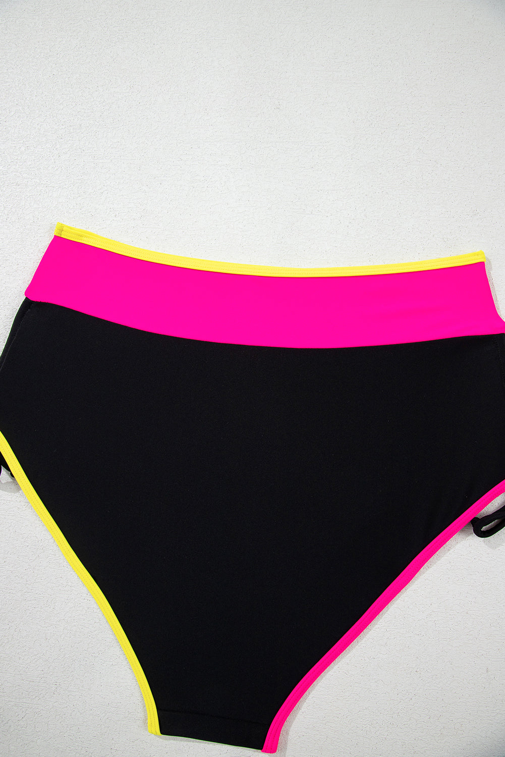 Ensemble bikini taille haute à col en V et cordon de serrage sur le côté