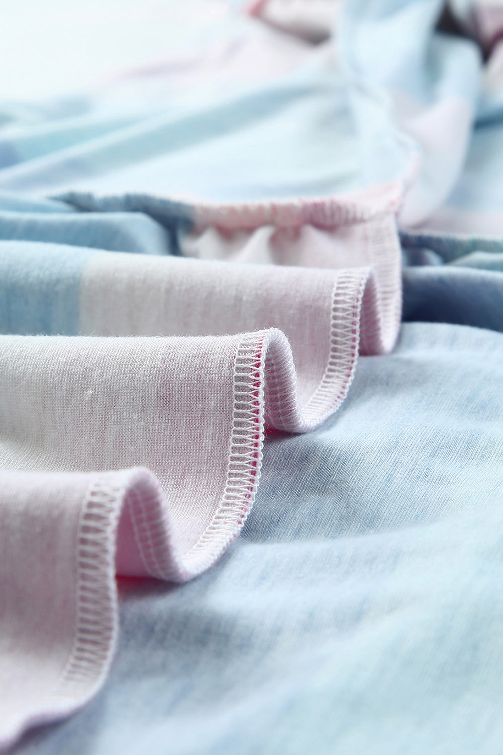 Robe longue à rayures multicolores et bretelles à nœud papillon