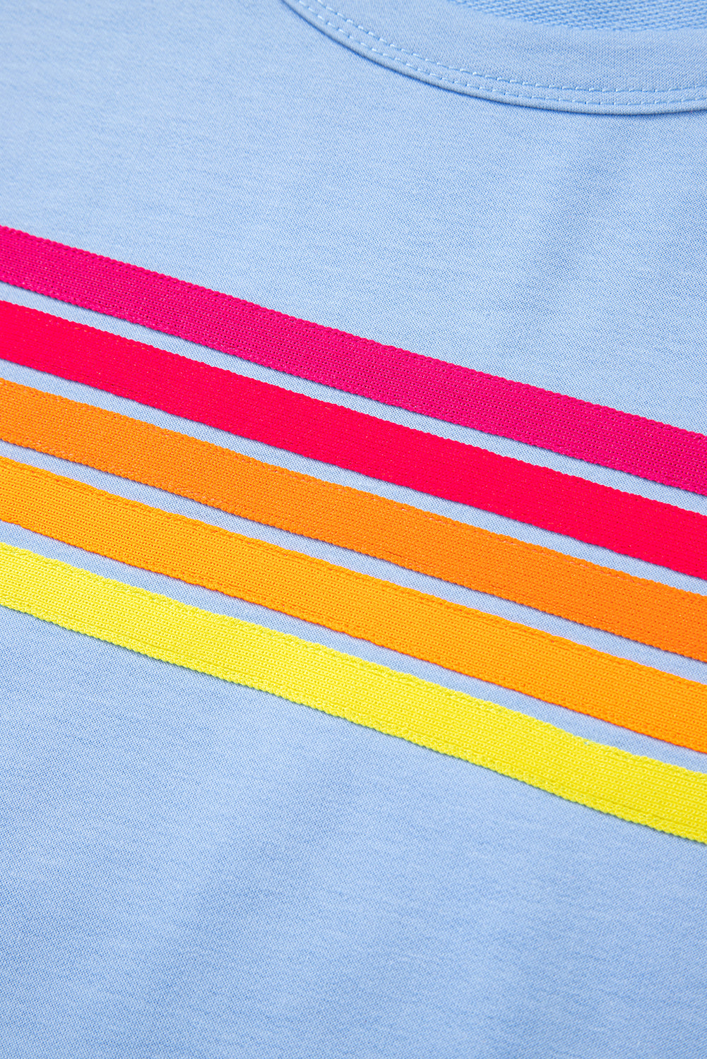 T-shirt décontracté à rayures bleues Beau Patch sur le devant