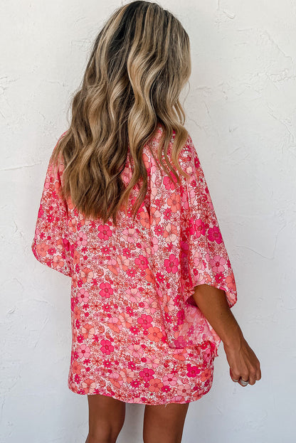 Chemisier kimono rose à fleurs style bohème et col en V