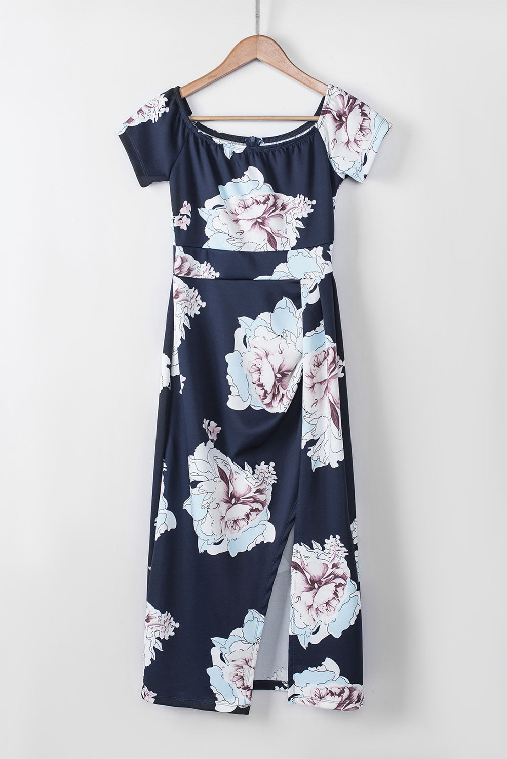 Robe mi-longue moulante fendue à épaules dénudées et imprimé floral bleu foncé