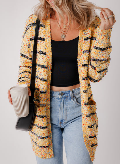 Cardigan long ouvert sur le devant en tricot à pompons et rayures beiges