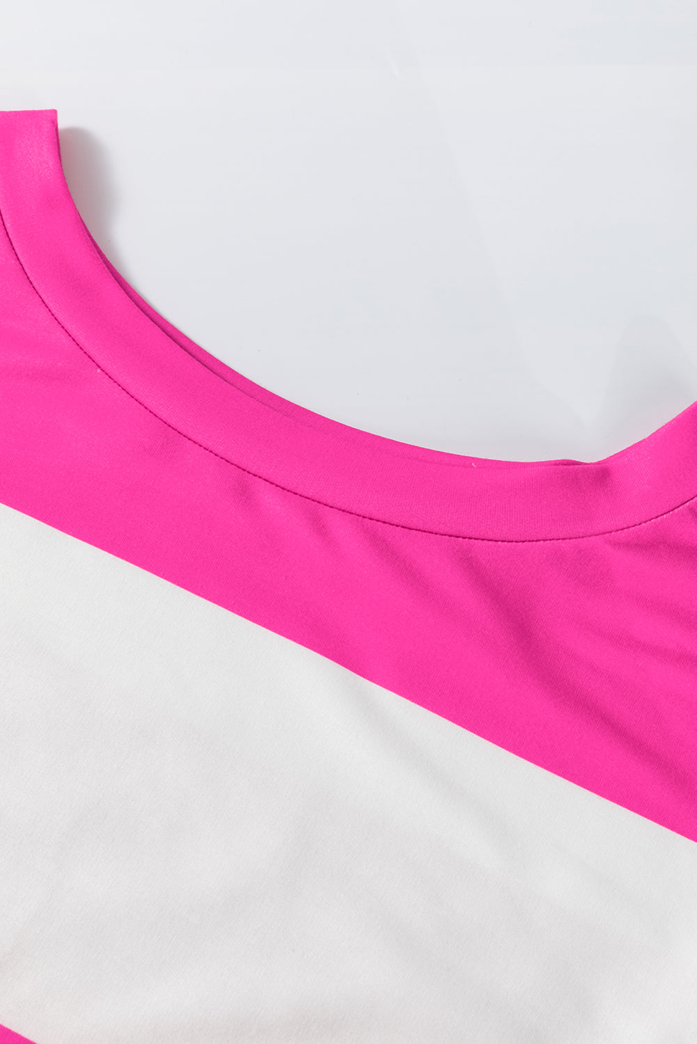 Haut à manches longues et épaules tombantes à rayures colorblock rouge rose