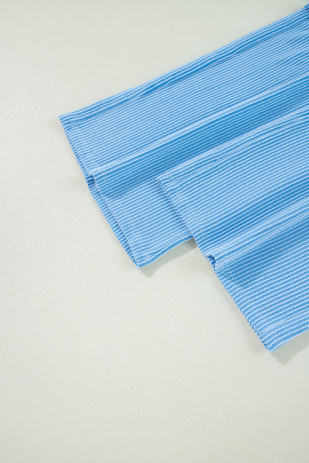 Ensemble t-shirt à manches courtes et pantalon large en tricot côtelé bleu uni