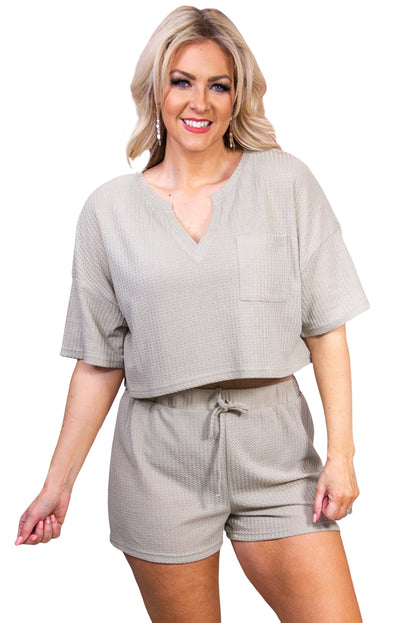 Conjunto de pantalones cortos y camiseta corta de punto tipo gofre de talla grande en color caqui