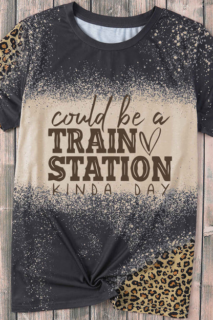 Blank Apparel - Camiseta blanqueada con detalle de leopardo gráfico en blanco gris