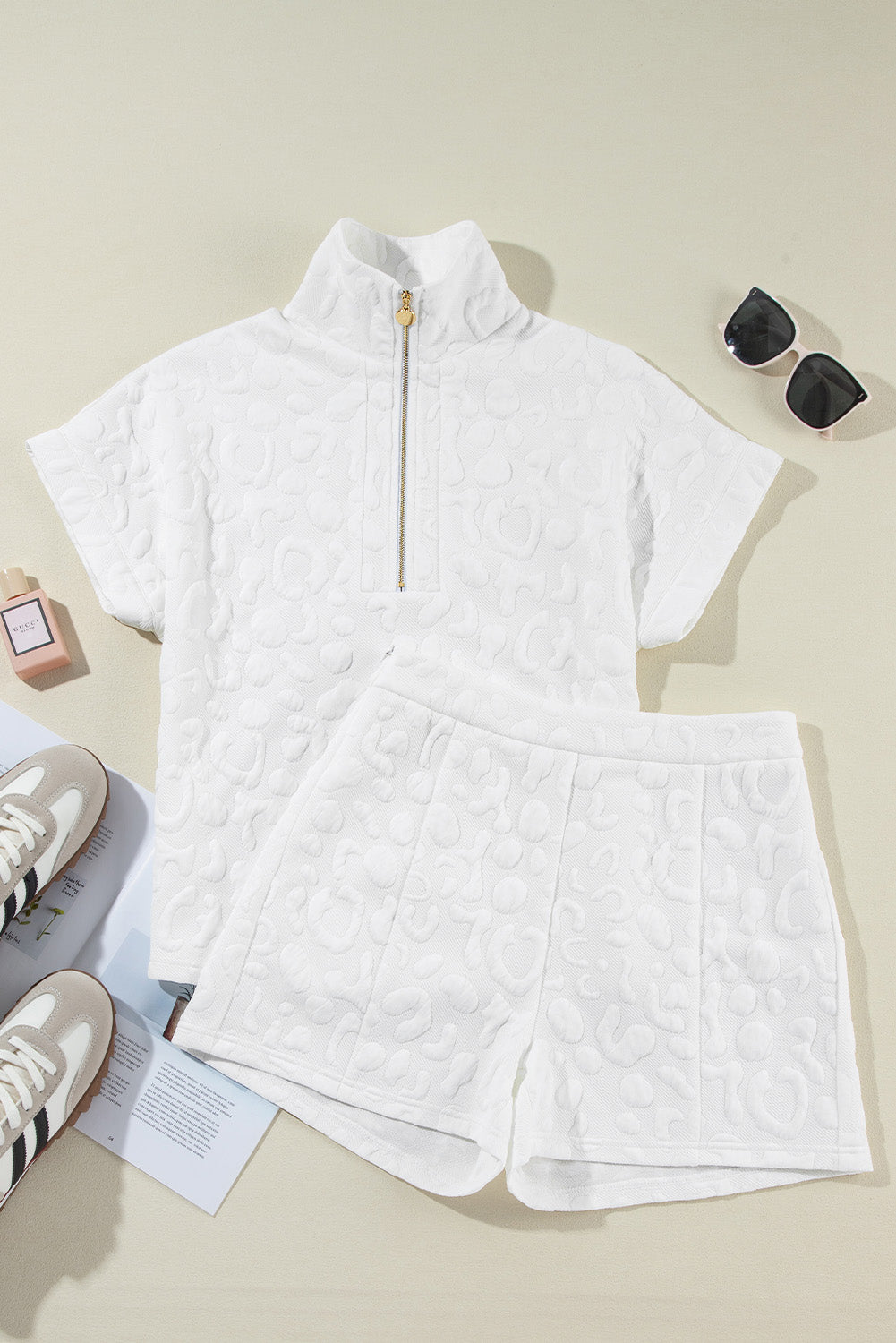 Ensemble t-shirt et short zippés en jacquard léopard blanc