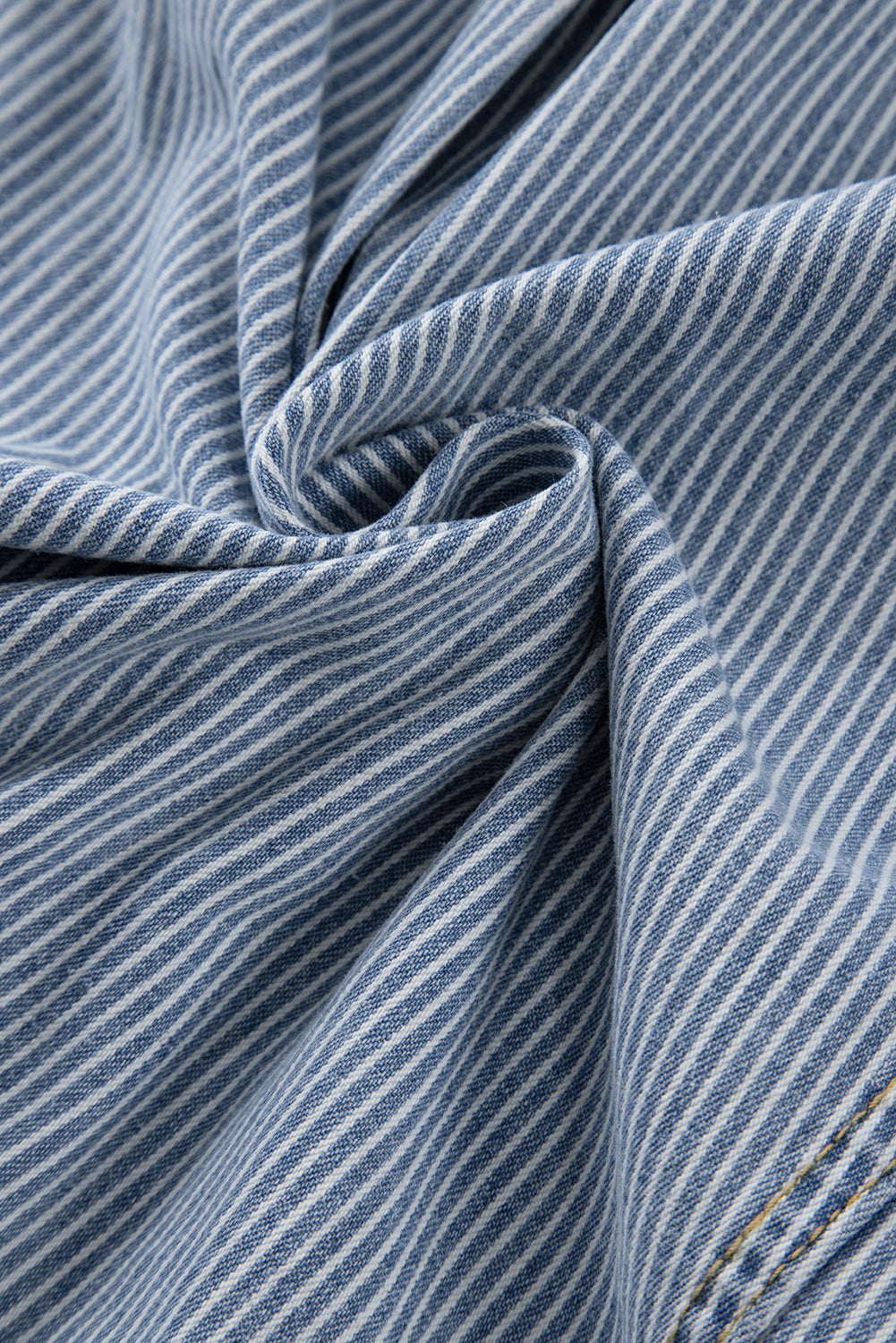 Veste en jean oversize délavée à rayures bleu ciel et poches