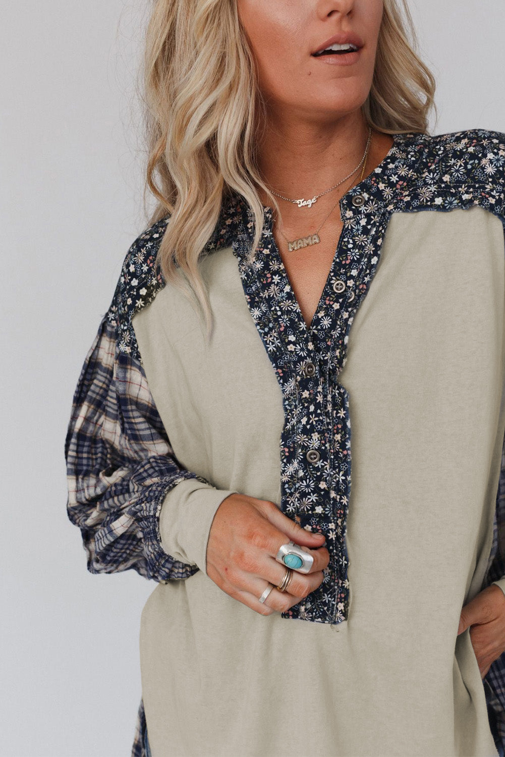 Top de patchwork con manga obispo y estampado mixto de cuadros florales rojo 