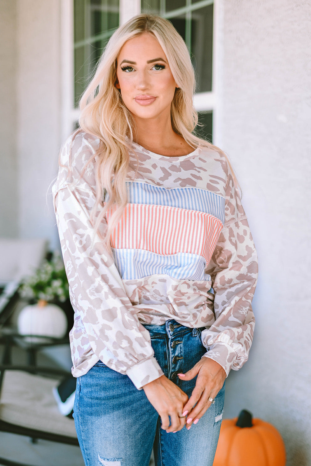 Haut en tricot à manches bouffantes et rayures contrastées à imprimé animal