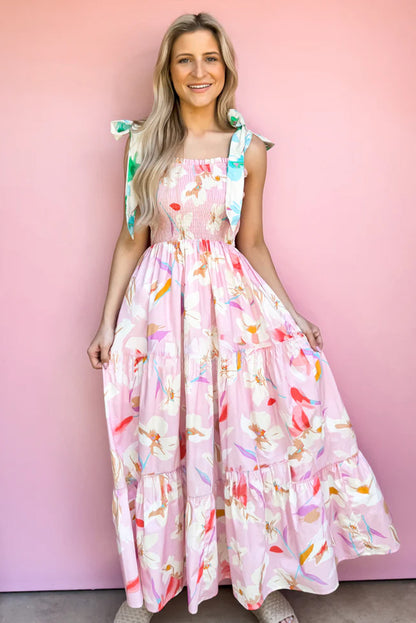 Robe longue smockée à imprimé floral rose et épaules nouées