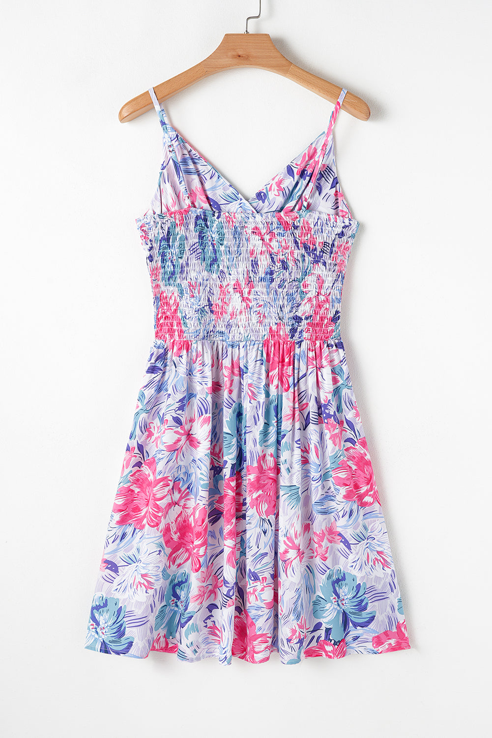 Robe courte à bretelles spaghetti et col surplis à fleurs bleu ciel