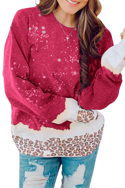 Sudadera blanqueada con estampado de leopardo navideño nevado