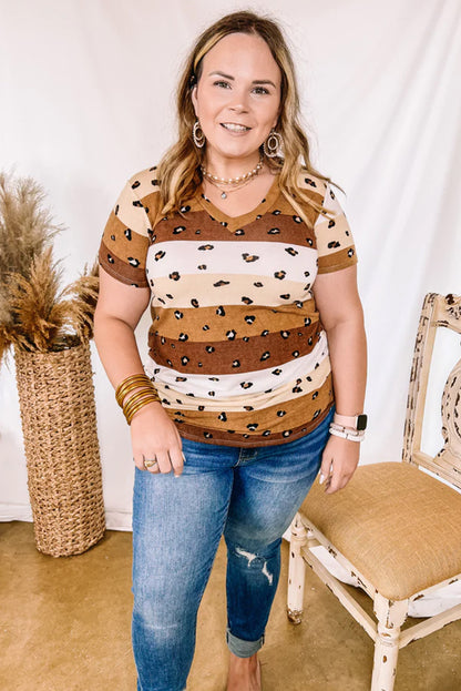 Camiseta de talla grande con cuello en V y bloques de color 