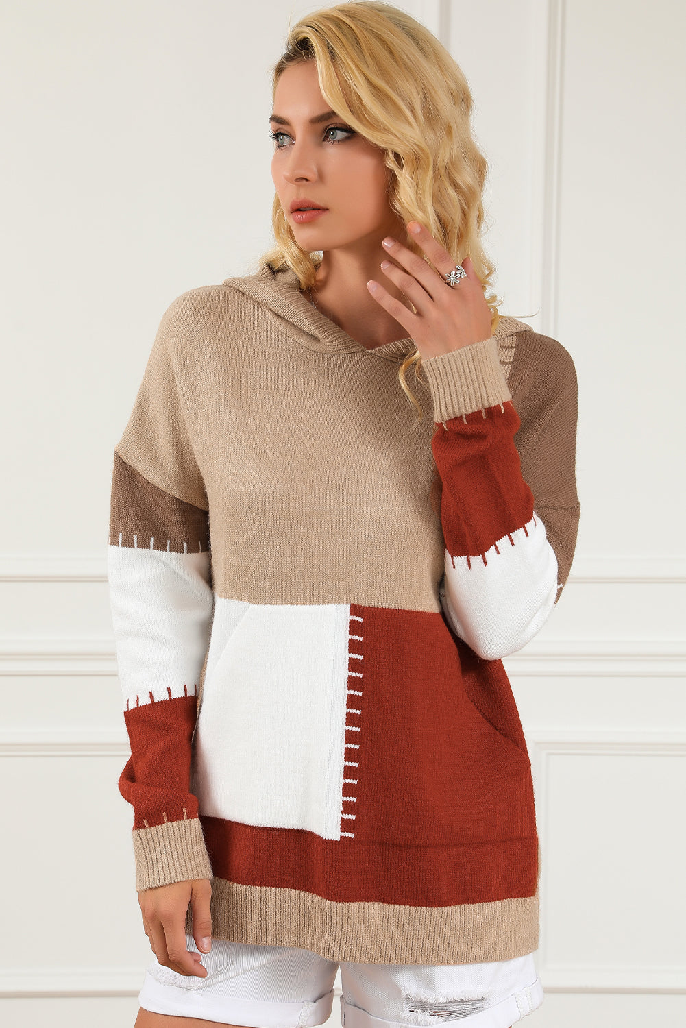 Jersey con capucha y bolsillo de canguro en bloques de color marrón 