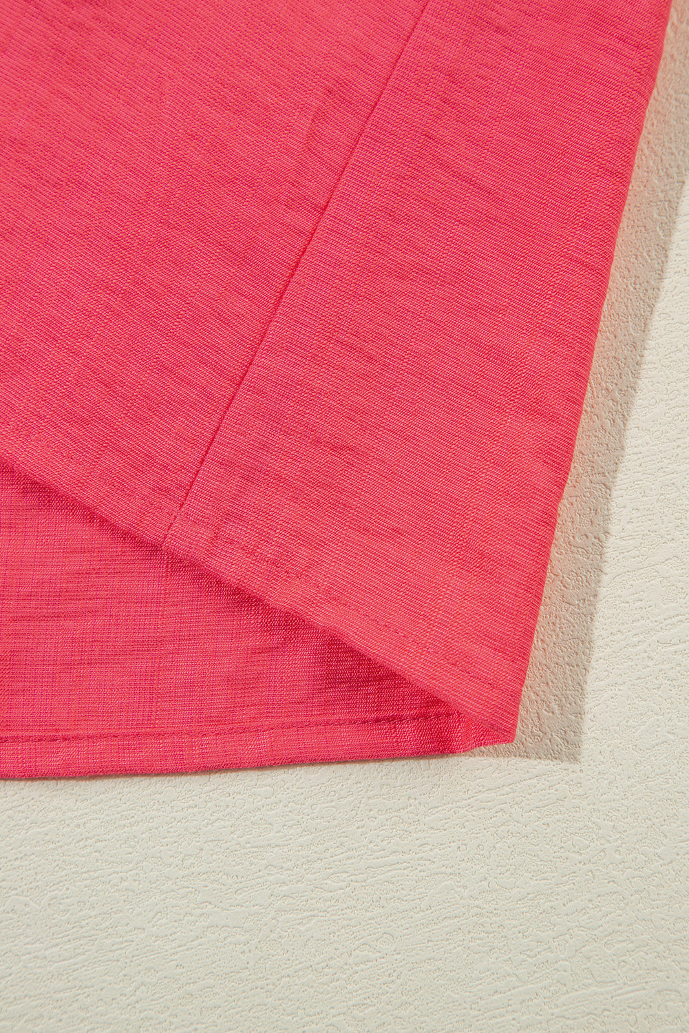 Chemisier à manches courtes et col en V avec bordure colorée carotte