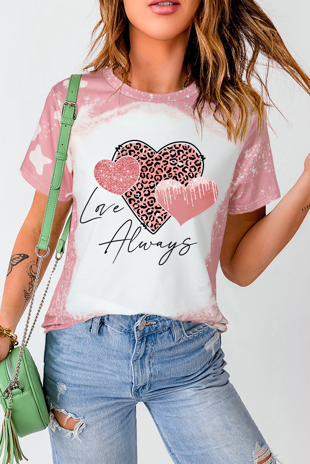 T-shirt graphique à imprimé léopard délavé « Love Always Heart »