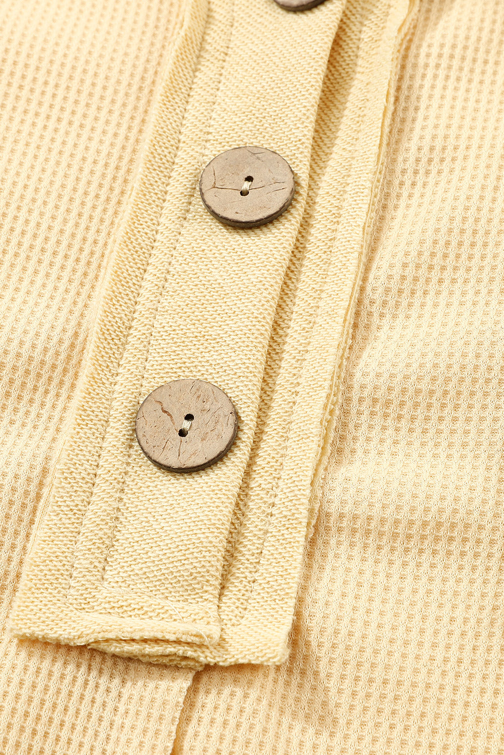 Top de manga larga con botones de punto tipo gofre marrón 