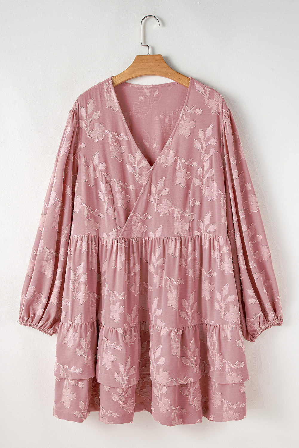 Robe grande taille à volants et col en V à imprimé floral et fleurs de pêcher