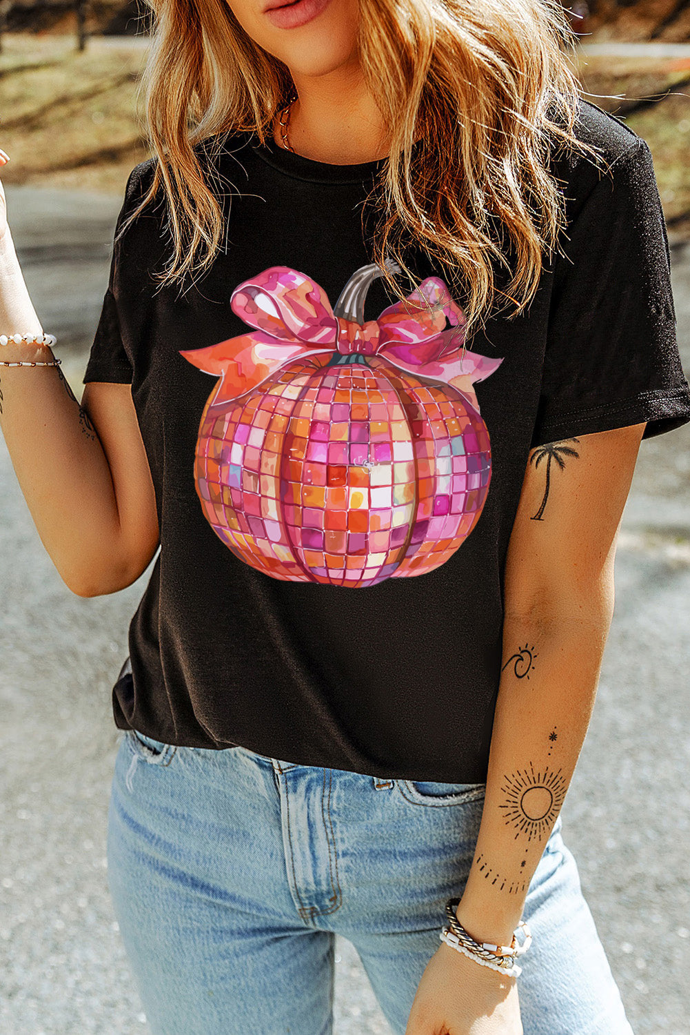 T-shirt ras du cou à motif citrouille et nœud noir pour Thanksgiving
