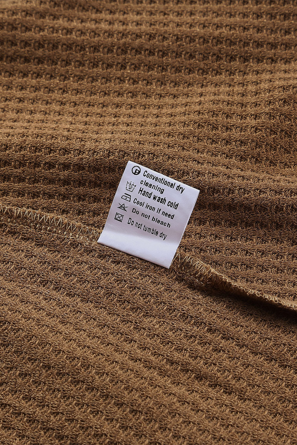 Top de manga larga con botones de punto tipo gofre marrón 