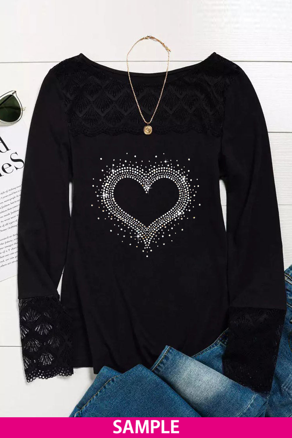 Haut à manches longues et col rond en dentelle et crochet