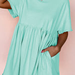 Robe babydoll couleur unie à poches et bords bruts Moonlight Jade