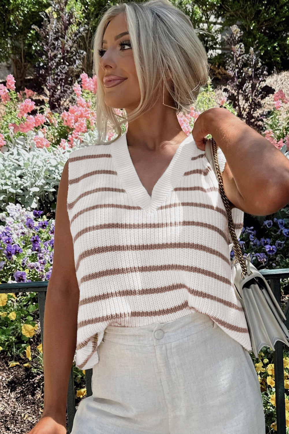 Gilet ample en tricot à rayures kaki et col en V