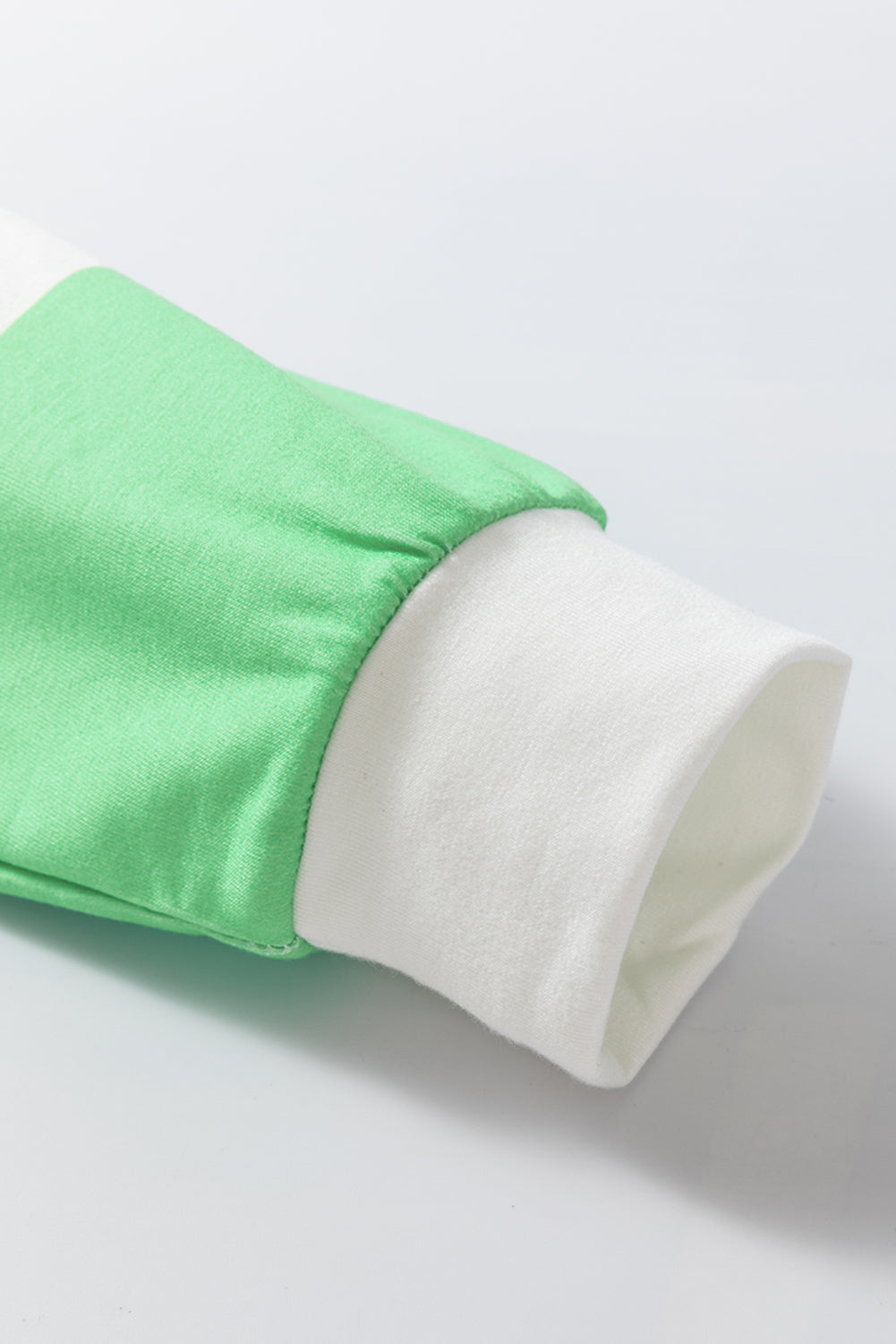 Haut à manches longues et épaules tombantes à rayures colorblock rouge rose