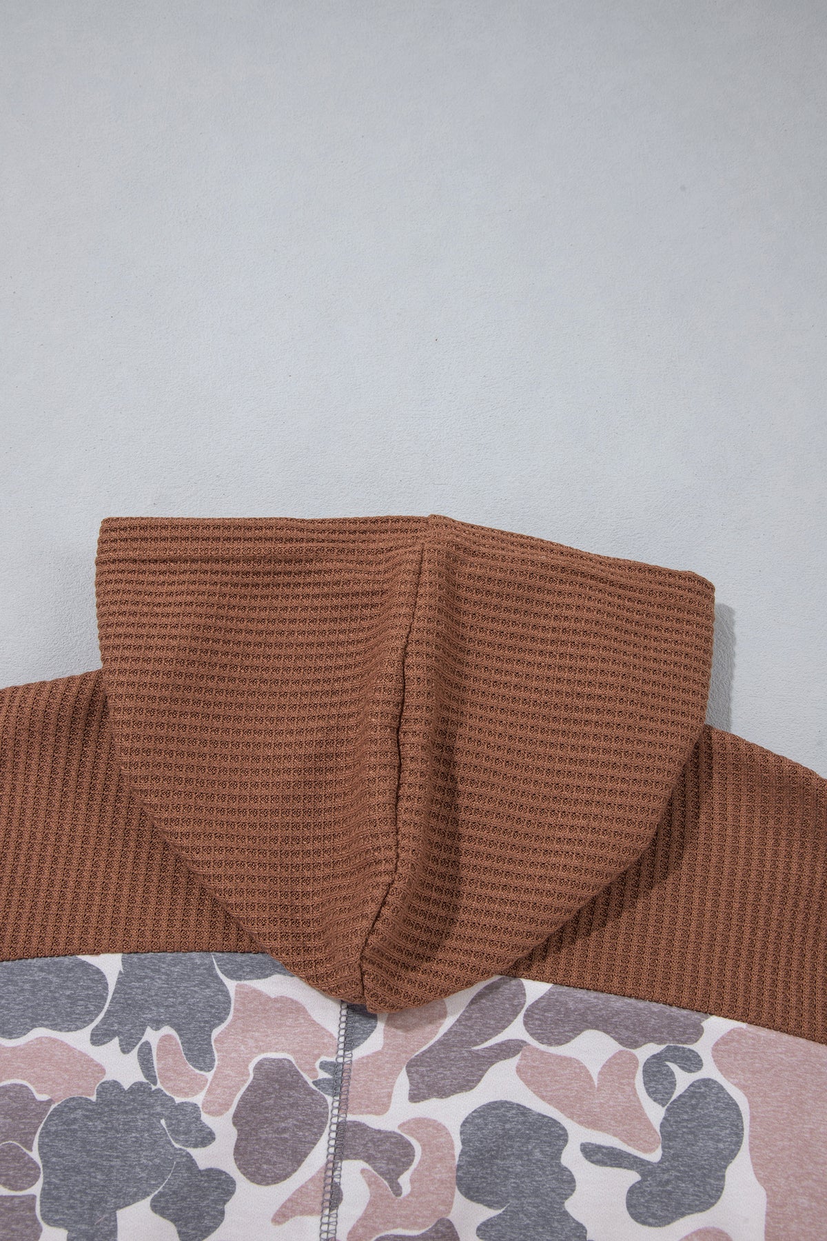Khaki Camouflage Print Waffled Patchwork Loose Pullover Hoodie