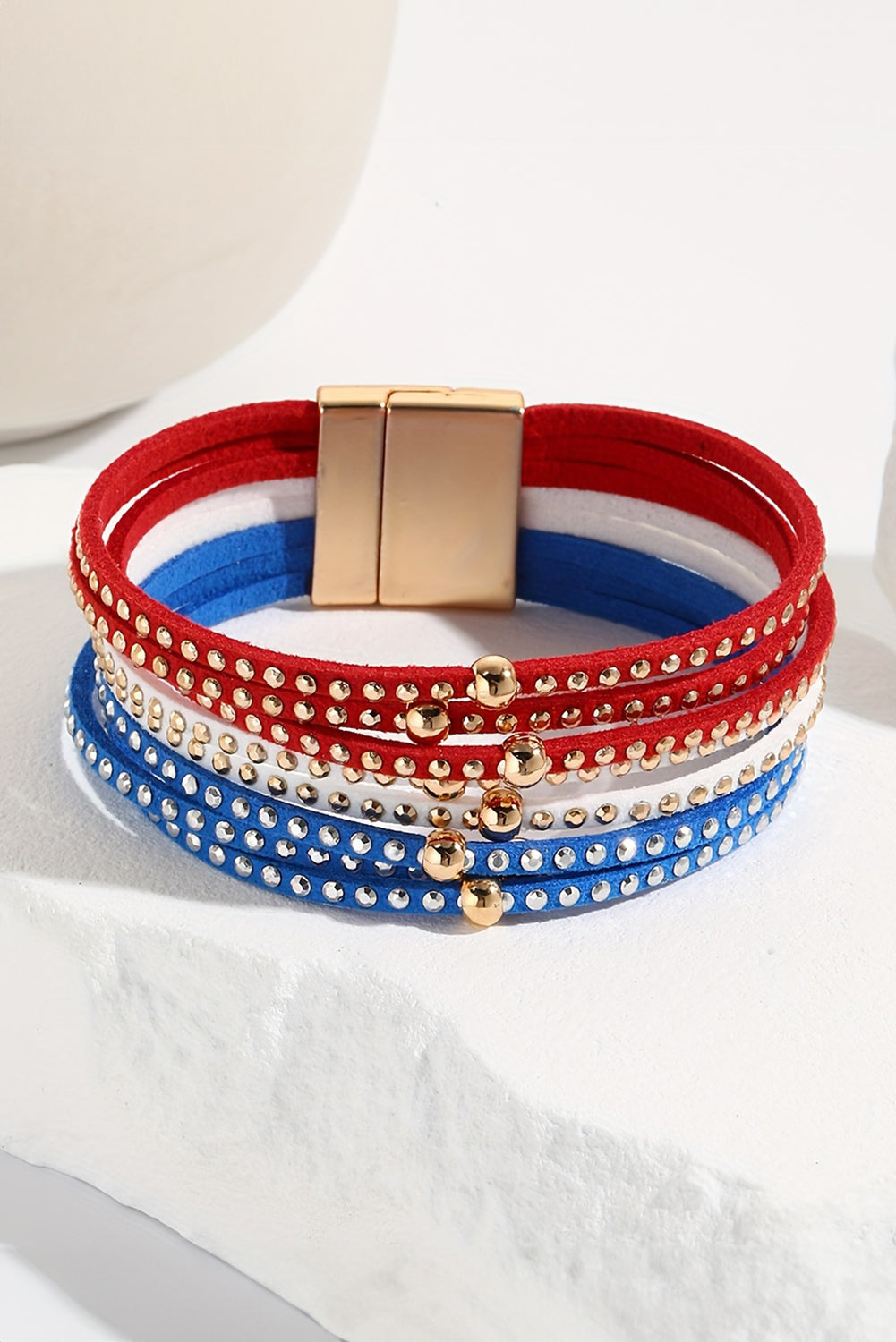 Bracelet multicouche clouté à boucle magnétique pour le Jour du Drapeau Bleu Ciel