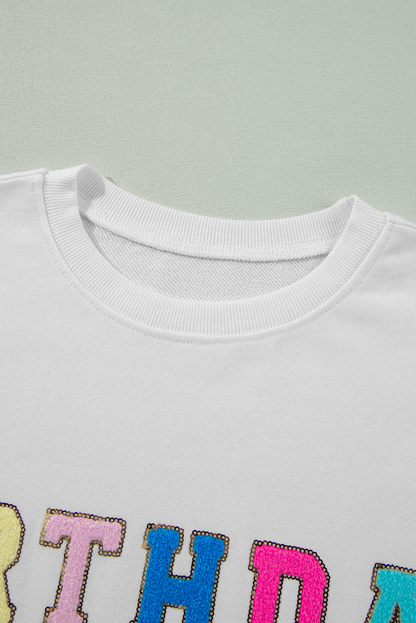 Sweat-shirt blanc à manches ballons avec imprimé BIRTHDAY QUEEN