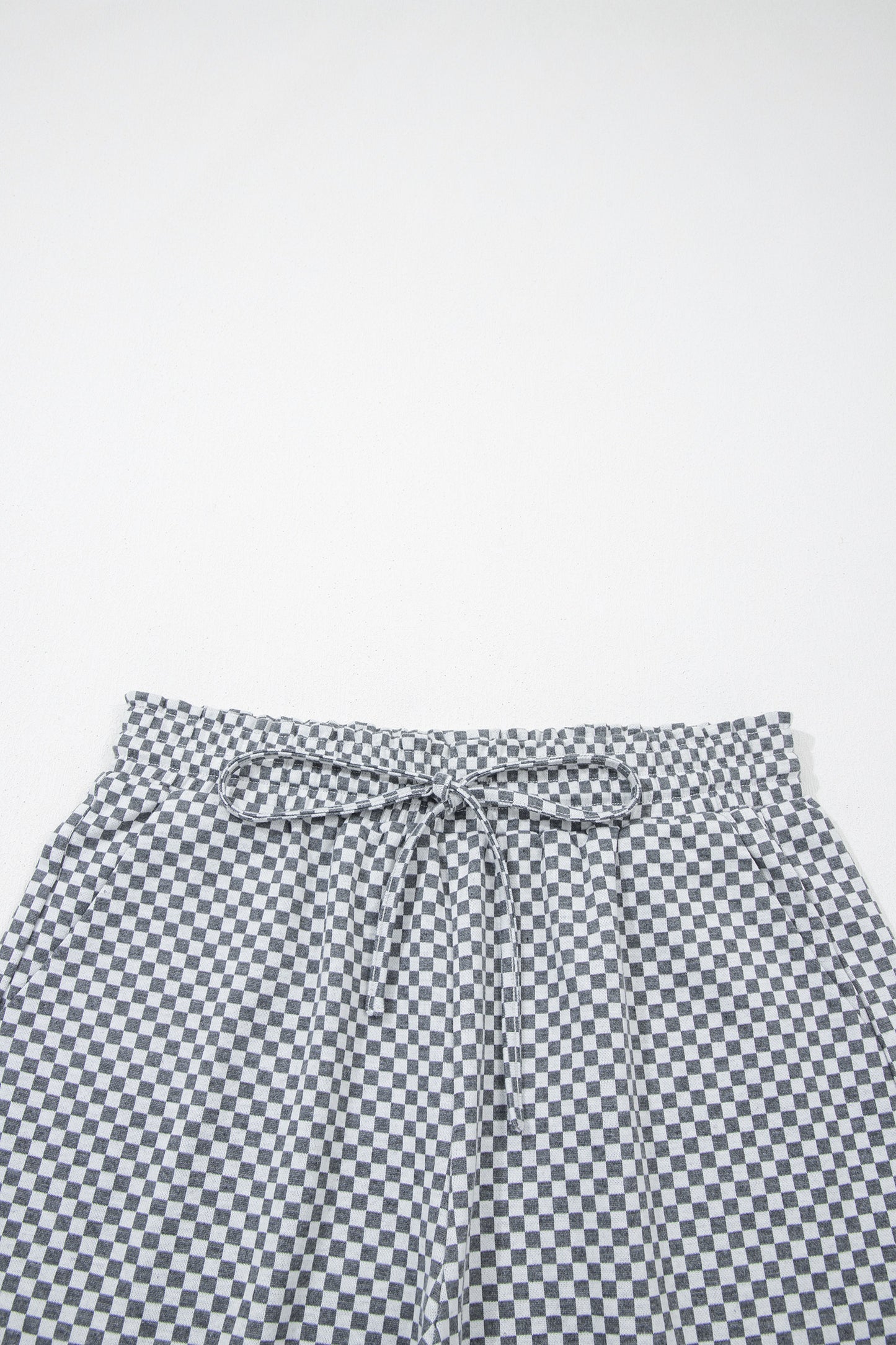 Gray Checkerboard Print Drawstring Elastic Waist Pocketed Shorts