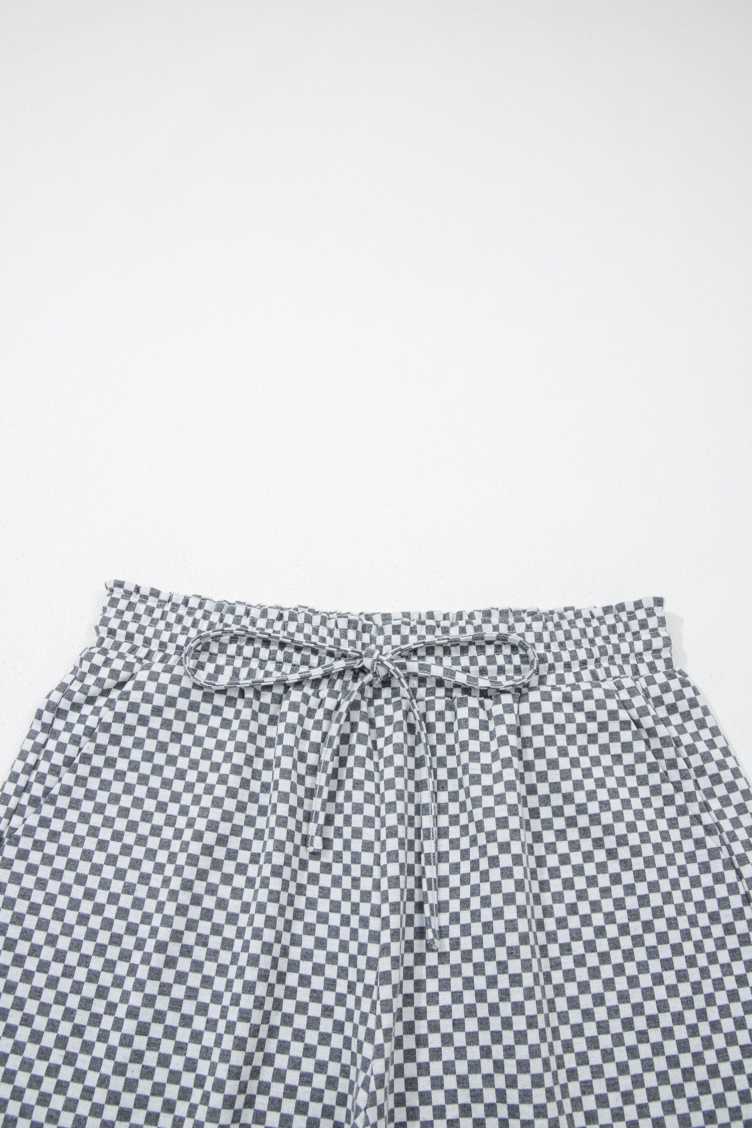 Gray Checkerboard Print Drawstring Elastic Waist Pocketed Shorts