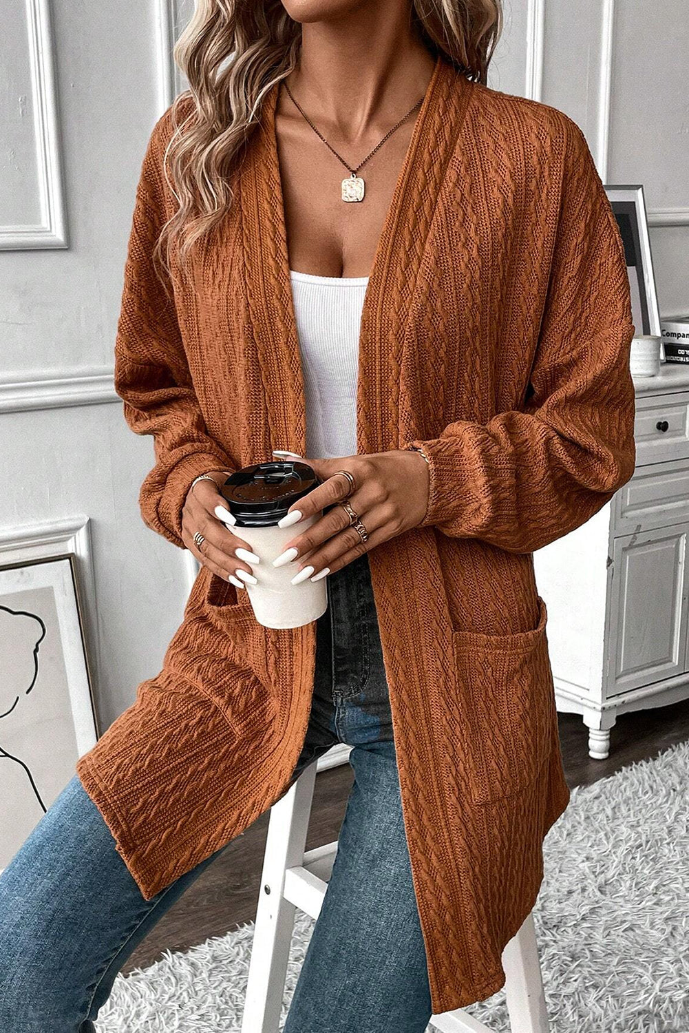 Cardigan ouvert sur le devant en tricot texturé marron avec poches latérales