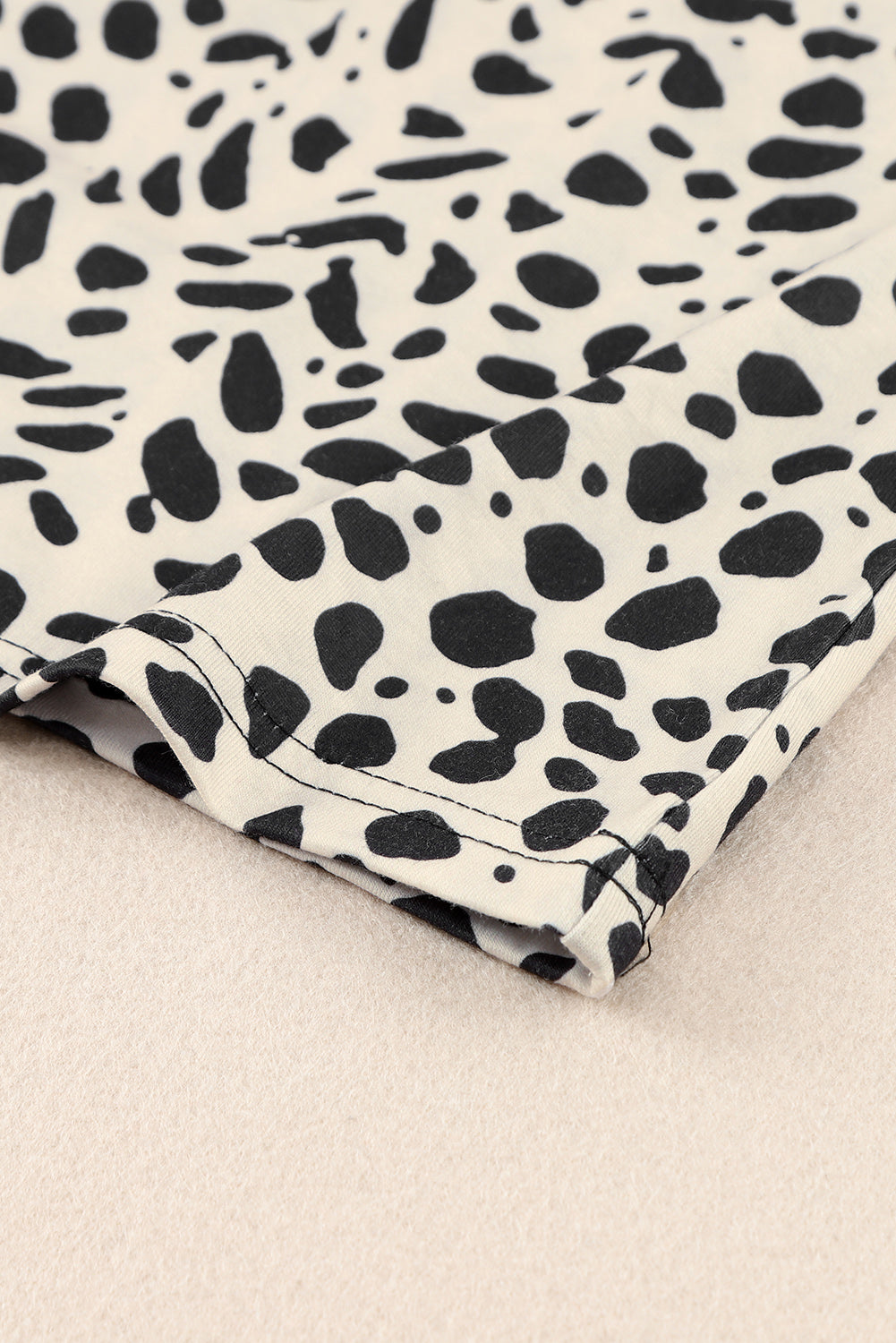 Robe t-shirt décontractée à pois contrastés et poches 