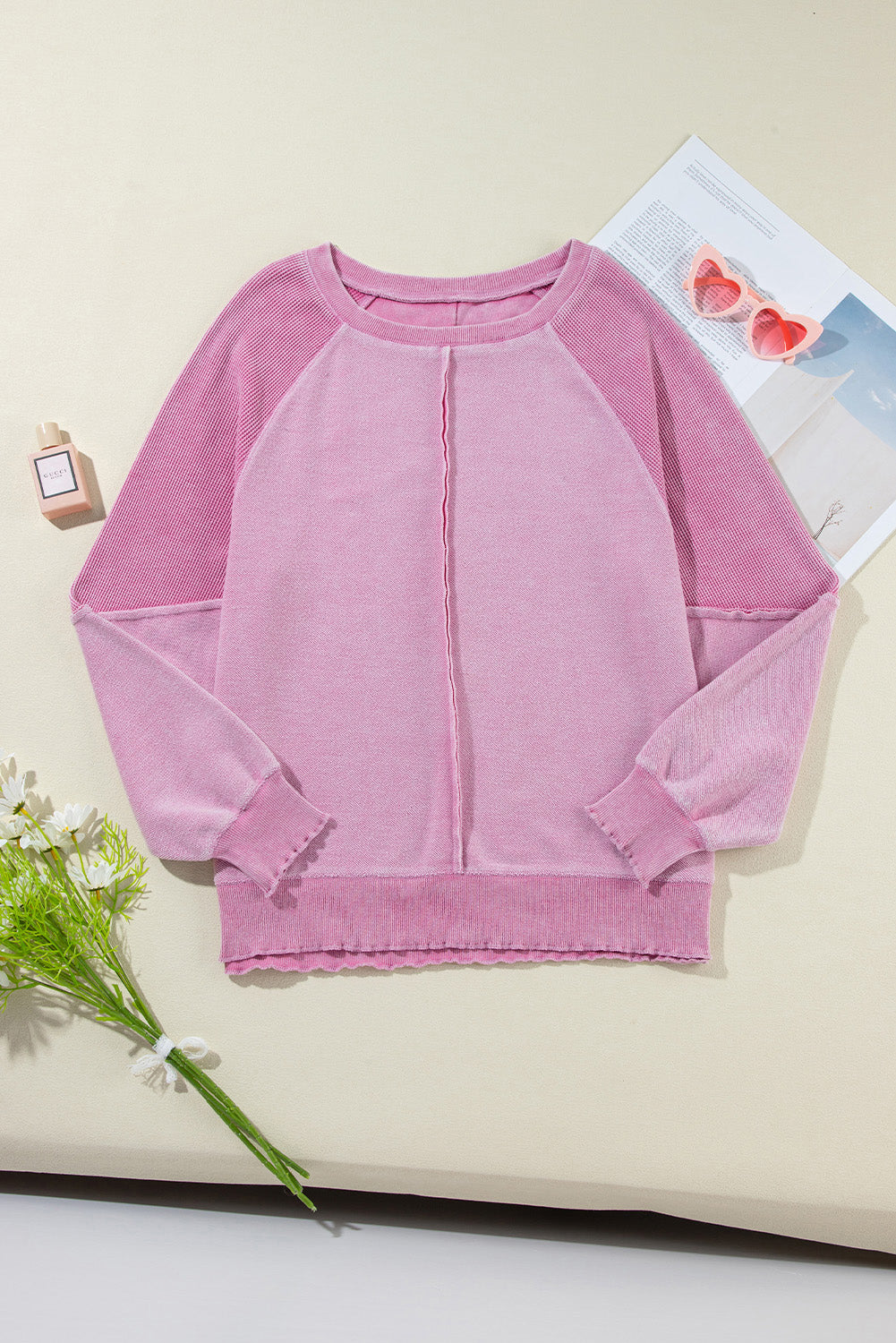 Sweat-shirt raglan rose en maille gaufrée avec coutures apparentes