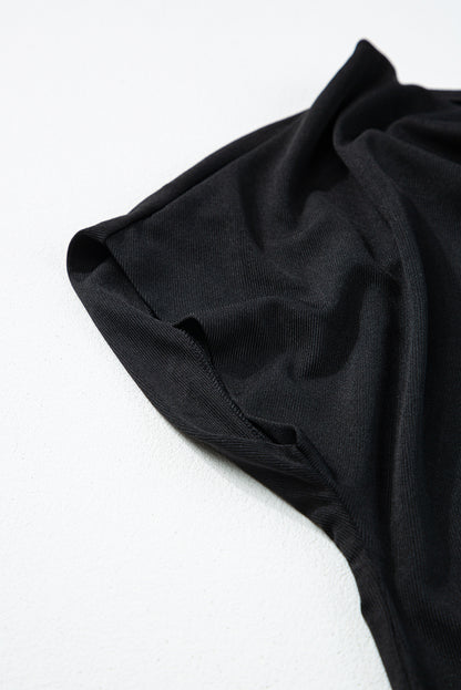 T-shirt noir à col bénitier et manches chauve-souris