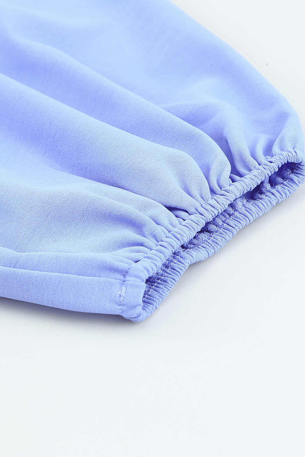 Minivestido asimétrico con cuello cuadrado y media manga 