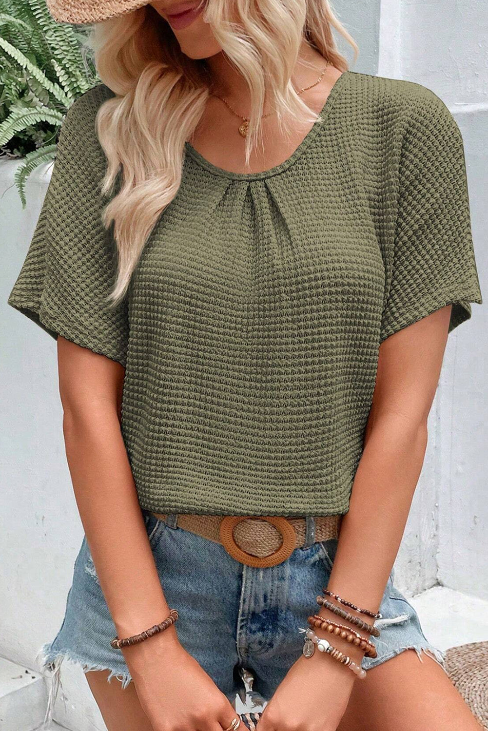 T-shirt texturé en dentelle guipure vert mousse