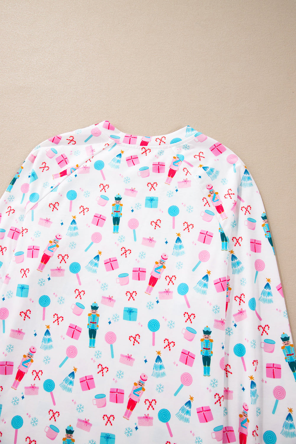 Ensemble haut à manches longues et pantalon large à motif de Noël blanc