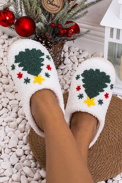 Chaussons blancs à motif sapin de Noël 