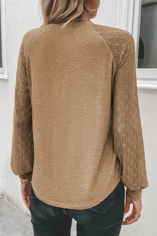 Haut à col rond plissé et manches raglan en dentelle contrastée beige clair