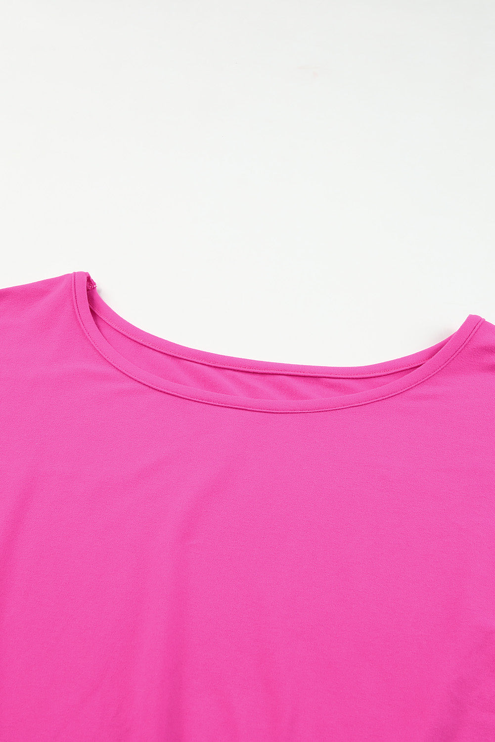 Robe t-shirt décontractée à pois contrastés et poches 