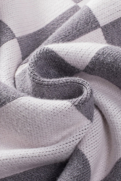 Cárdigan tipo suéter con botones y estampado de cuadros en contraste gris