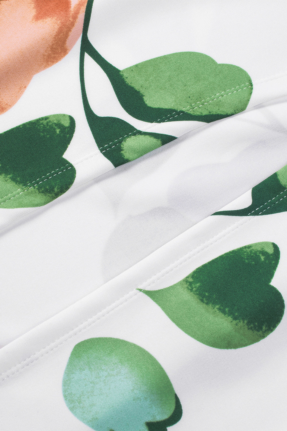 Robe mi-longue moulante fendue à épaules dénudées et imprimé floral bleu foncé