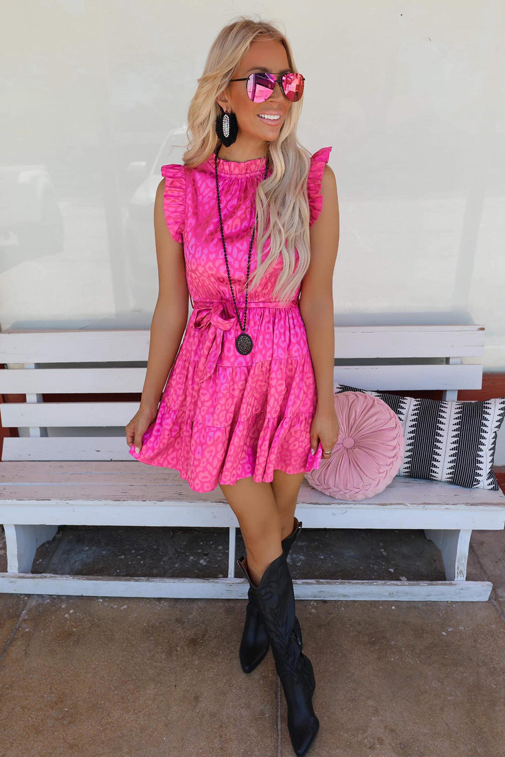 Vestido sin mangas con volantes y cintura anudada de leopardo de satén