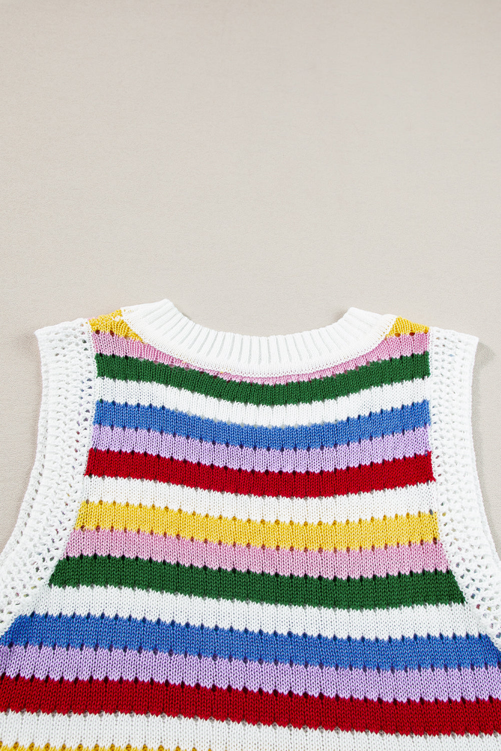 Gilet pull slim en maille rayée multicolore à œillets
